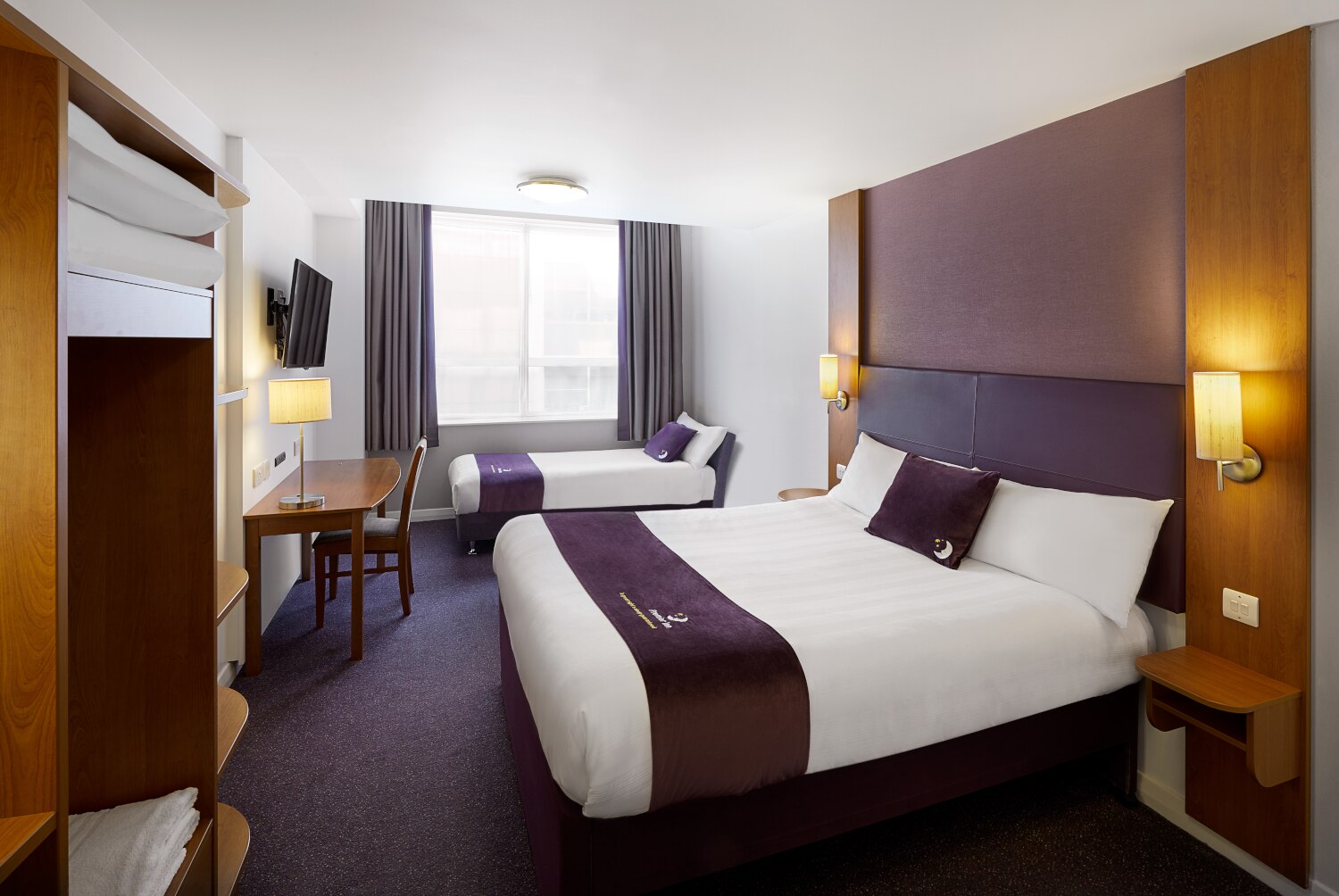 Premier Inn Milton Keynes Central (Xscape) - Tap to explore photos