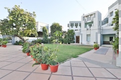 Sun N Step Club & Hotel, Ahmedabad