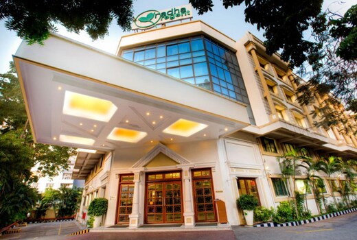 Radha Regent - A Sarovar Hotel