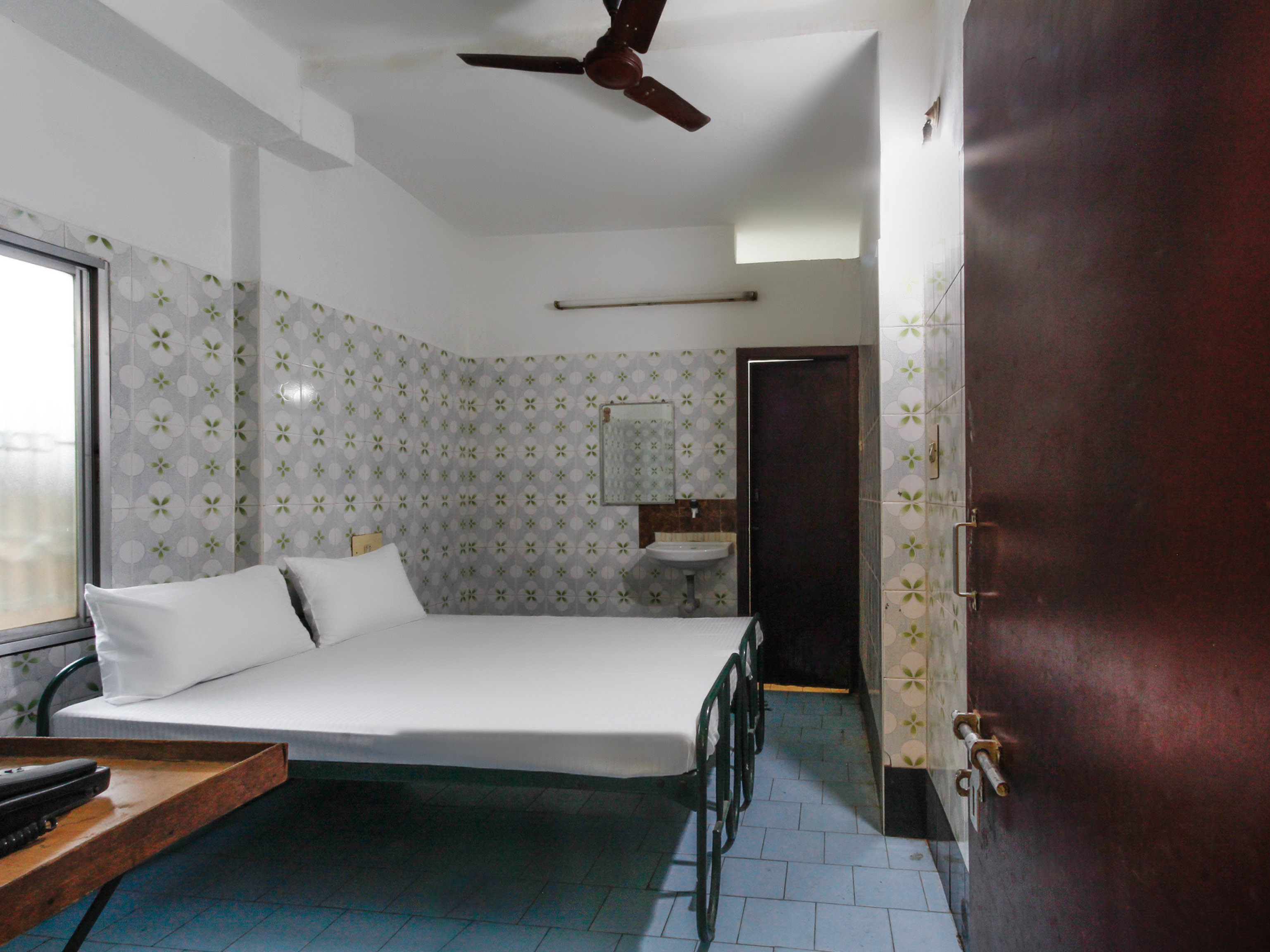 SAKTHI LODGE - Tap to explore photos