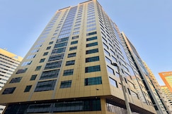 Luxury Apartment At Electra Tower Near Abu Dhabi Mall With Pool And Gym, Doha