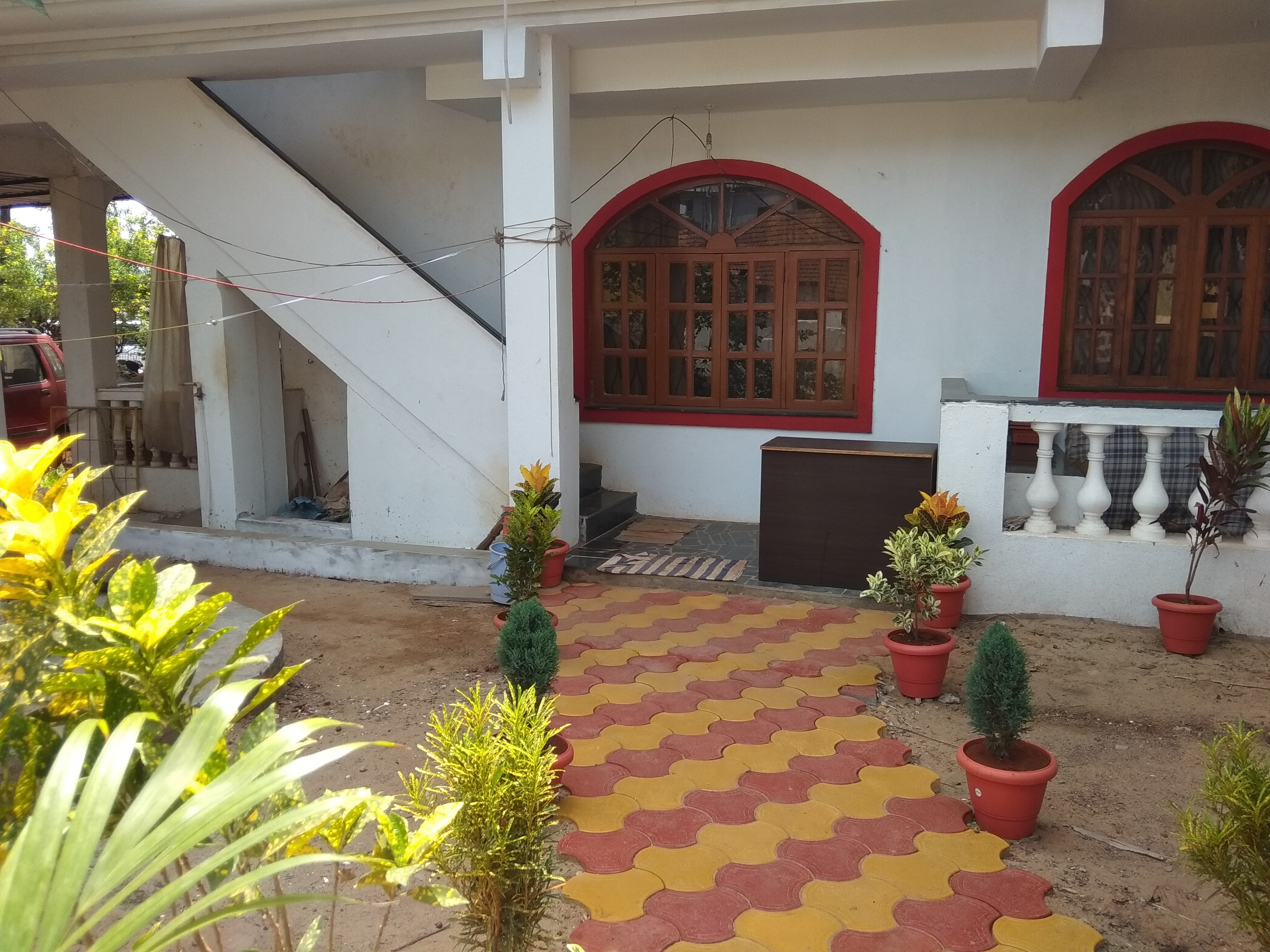 Benny's Guesthouse - Tap to explore photos