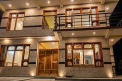 Wanderer Stays, Kasol