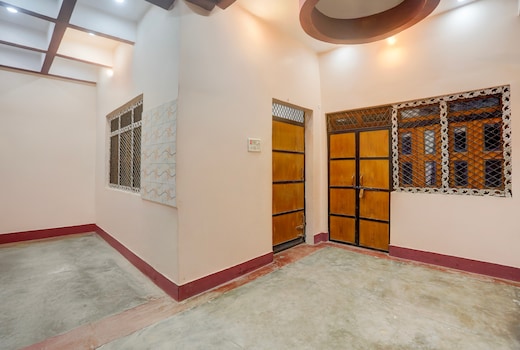 SPOT ON by OYO Royal Hotel