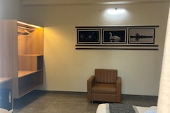 Hotel Neel, Ahmednagar