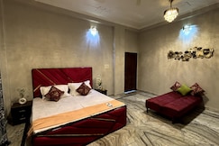 The London Villa, Varanasi