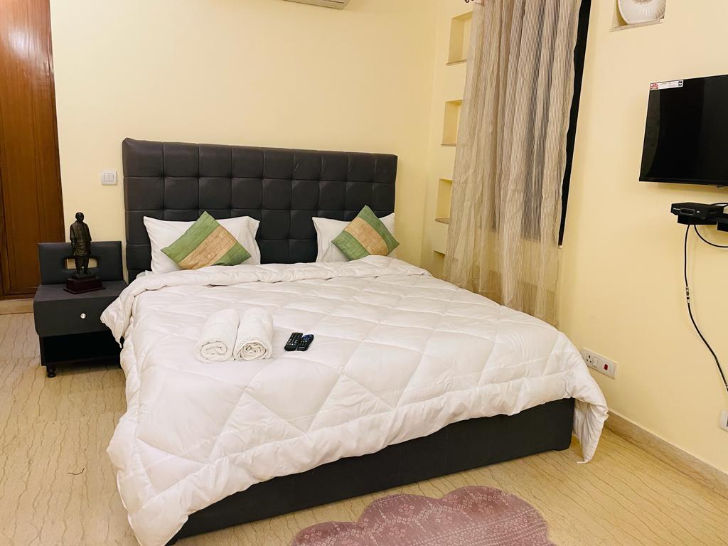 Fortune Home  4Bhk D36 Saket - Tap to explore photos