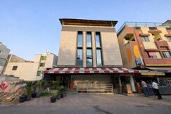 FabHotel Glory By Orha, Indore