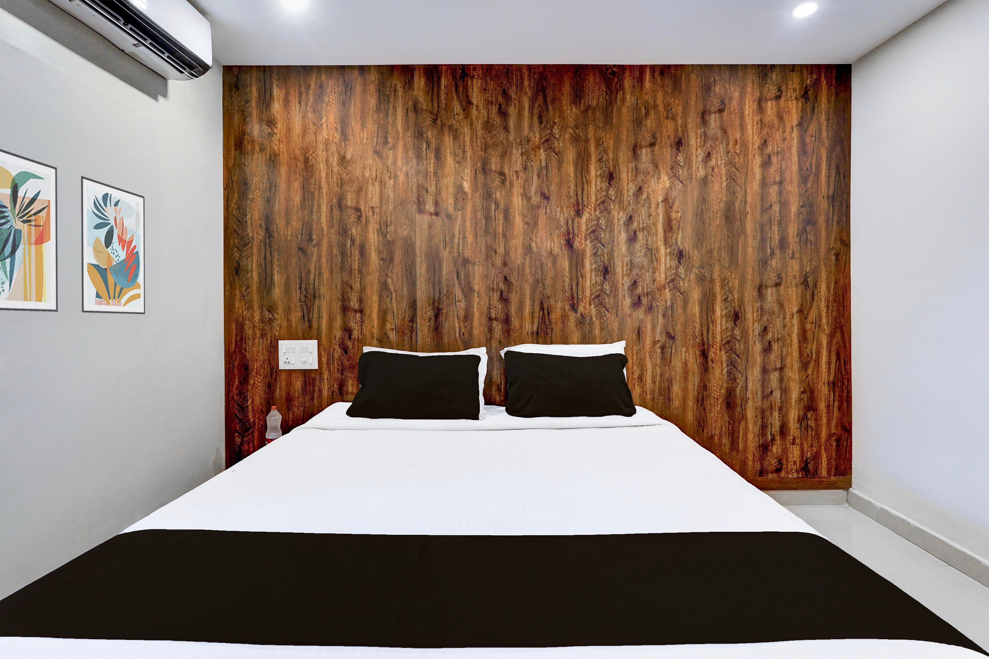 Super Hotel O Renigunta Near Railway Station - Tap to explore photos