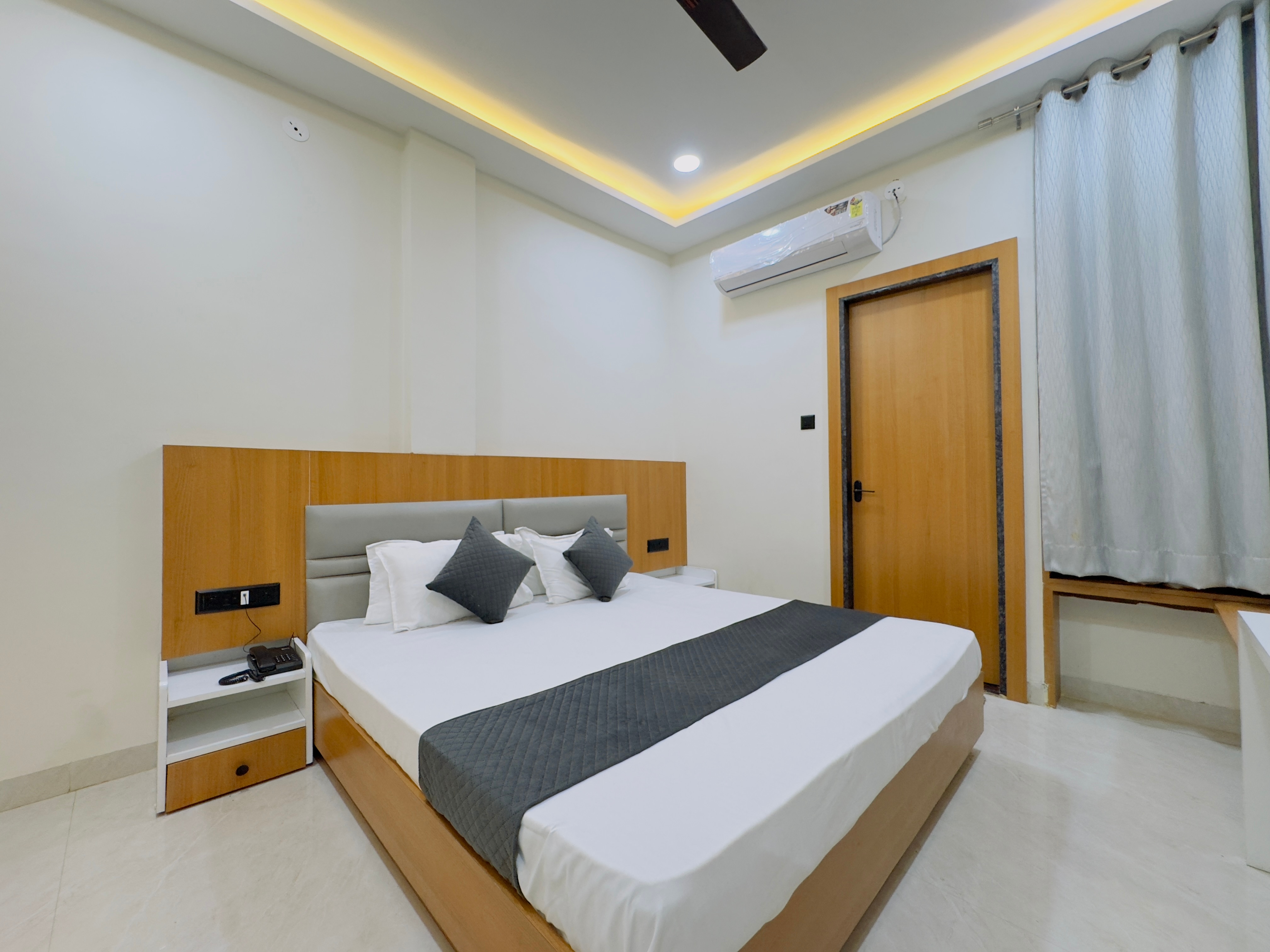 Hotel Sharda Inn - Tap to explore photos