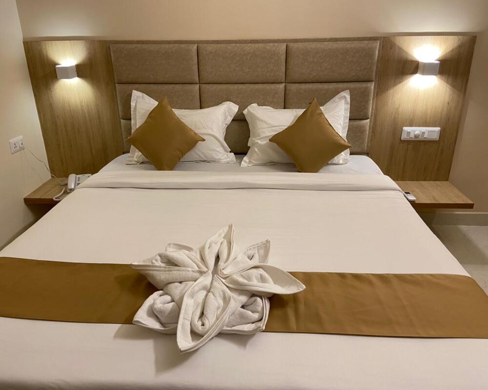 TAG HOTELS - Tap to explore photos