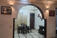 The Quiet Campus Nest, Delhi