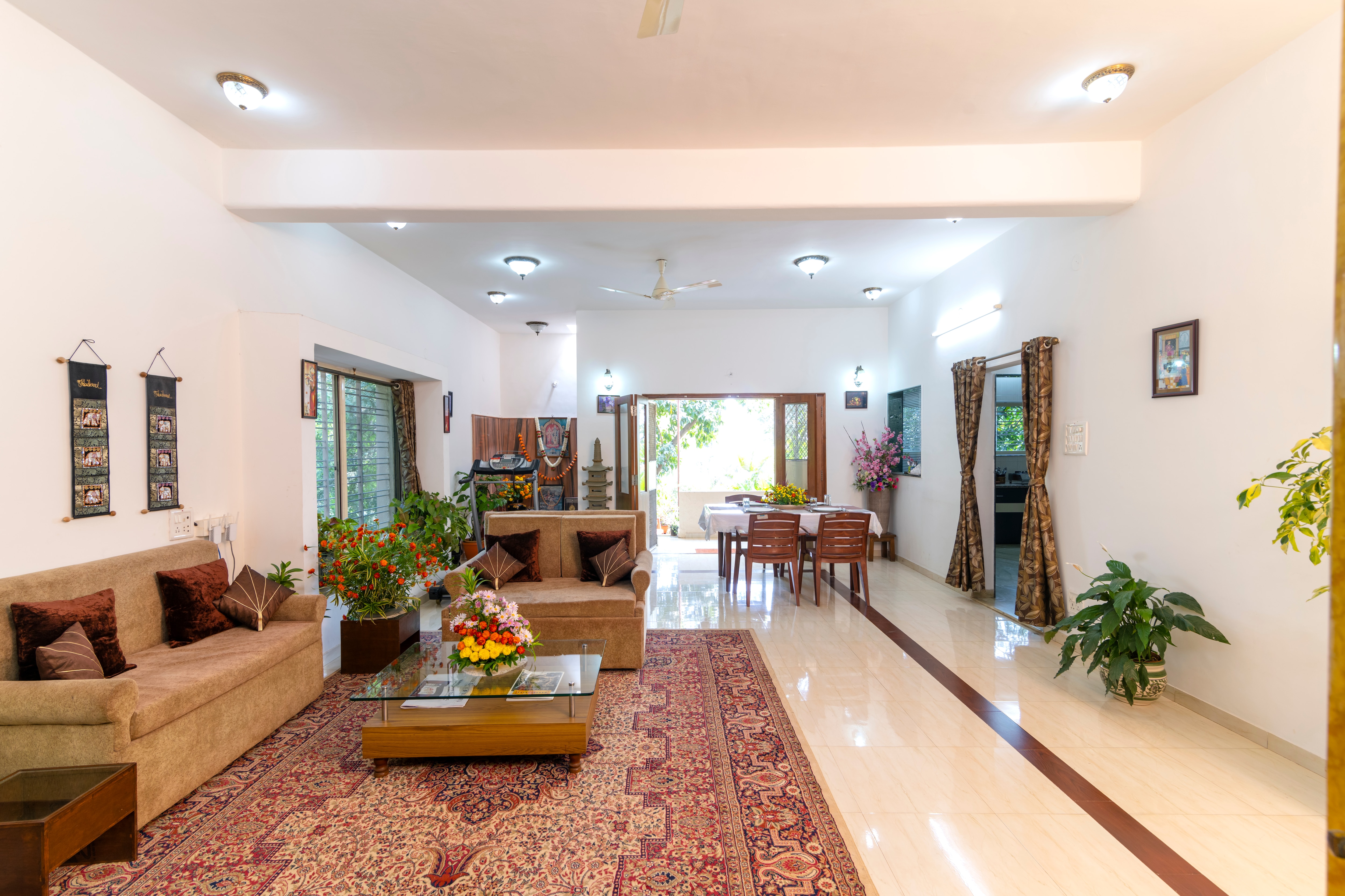 SAANVI GUEST HOUSE - Tap to explore photos