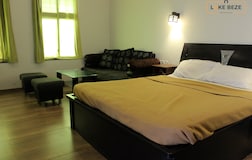 Royal Bee Retreat Bedroom 2