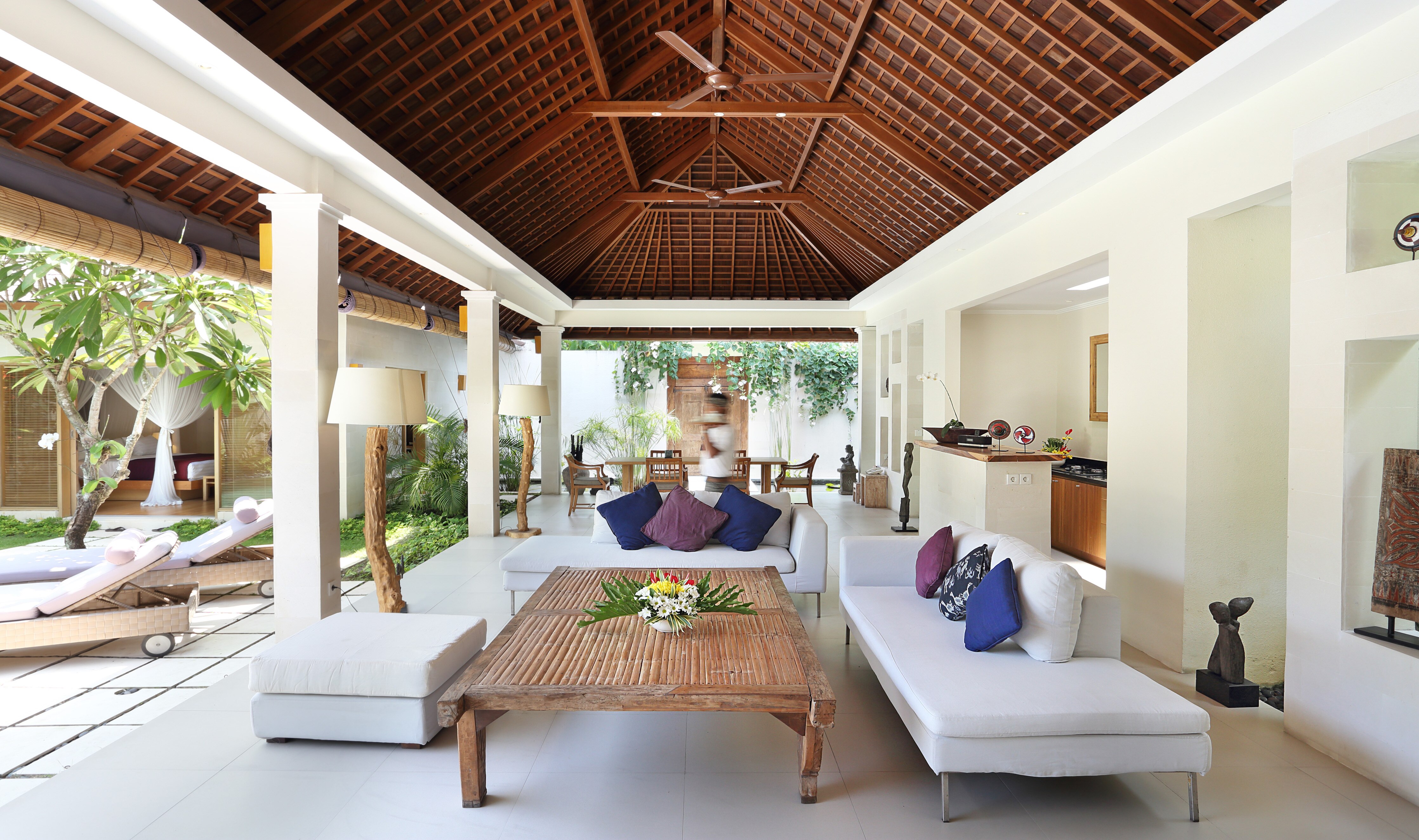 Villa Bali Asri Batubelig - Tap to explore photos