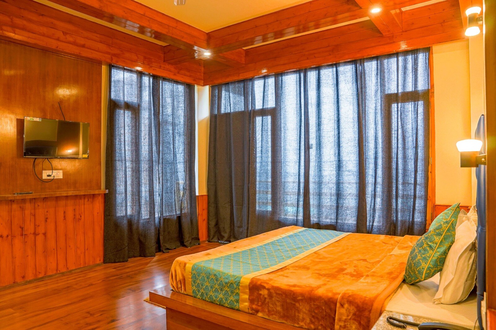 Skycity Manali - Tap to explore photos