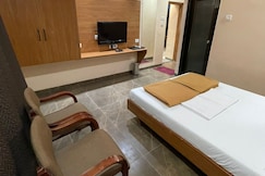 Hotel Vardhan, Silvassa