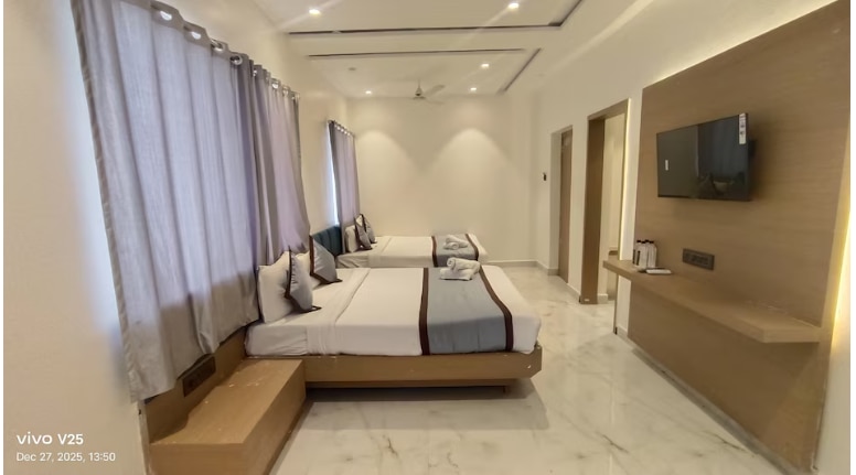 Deluxe Four Bed AC 1