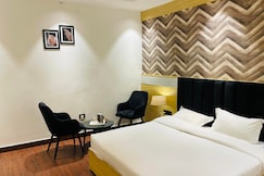 Natraj Palace, Naina Devi