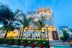 Crescent Inn, Greater Noida