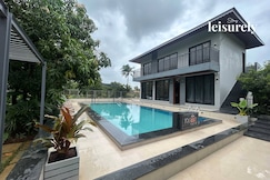 StayLeisurely Grey Villa at Kalash Farm Karjat, Karjat