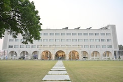 Hotel Aamodh, Lucknow