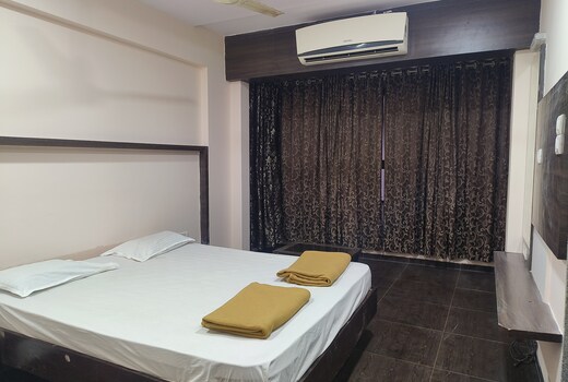 Shri Sai Hotel  Ganpatipule