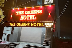 The Queens Hotel, Hapur