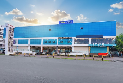 FabHotel Embassy - Nr. Amanora Mall, Pune