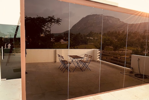 Rooftop Hill View Sundeck Room