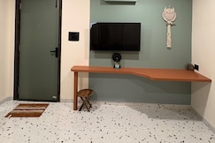 Aesthetic 1BHK Elite Indore, Indore