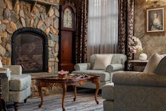 National Hotel Jackson, Tapestry Collection by Hilton, Calaveras