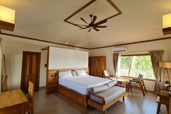 Kaayal Luxury Villa Varkala | Private Lakefront Retreat, Varkala
