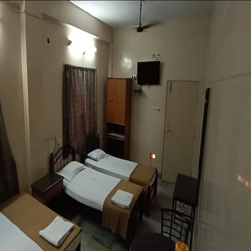 Hotel Travellers Inn Hyderabad - Tap to explore photos