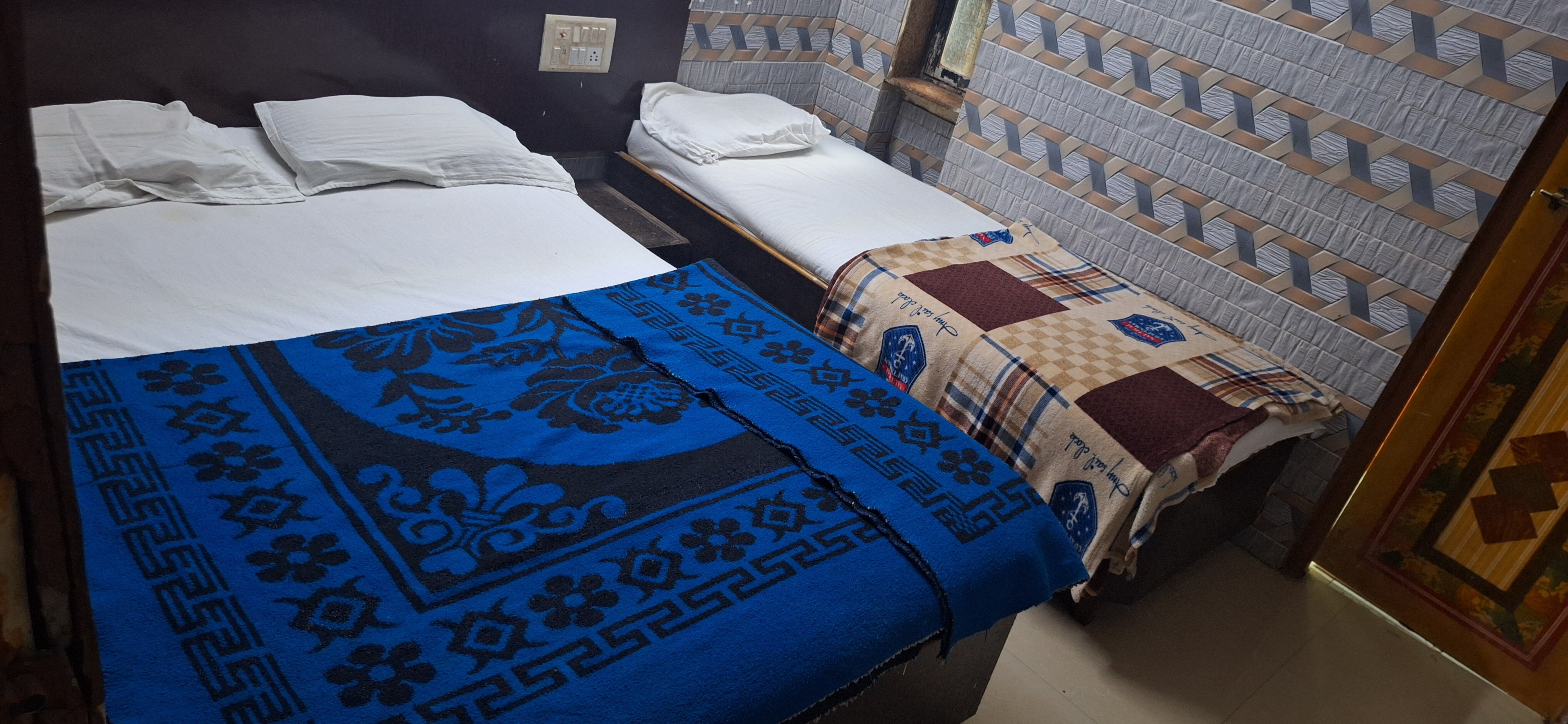 Hotel Sai Prasad 4