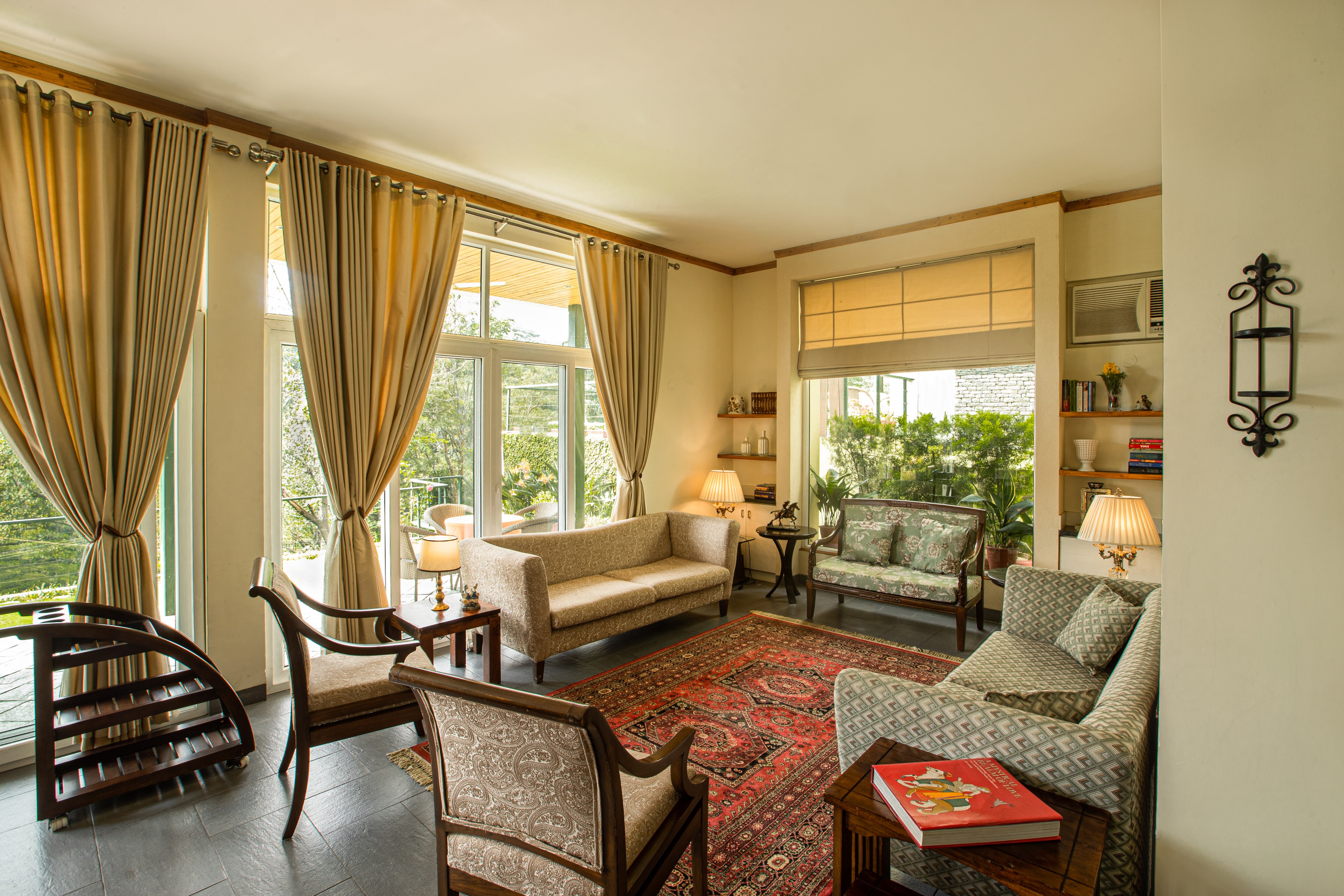Lamrin Norwood Green | Entire 4BHK Villa - Tap to explore photos