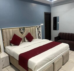 Deluxe Luxury Double Bedroom