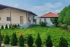 Cozy 2BHK Farm House Villa with Swim Pool and Rain Dance, Katol