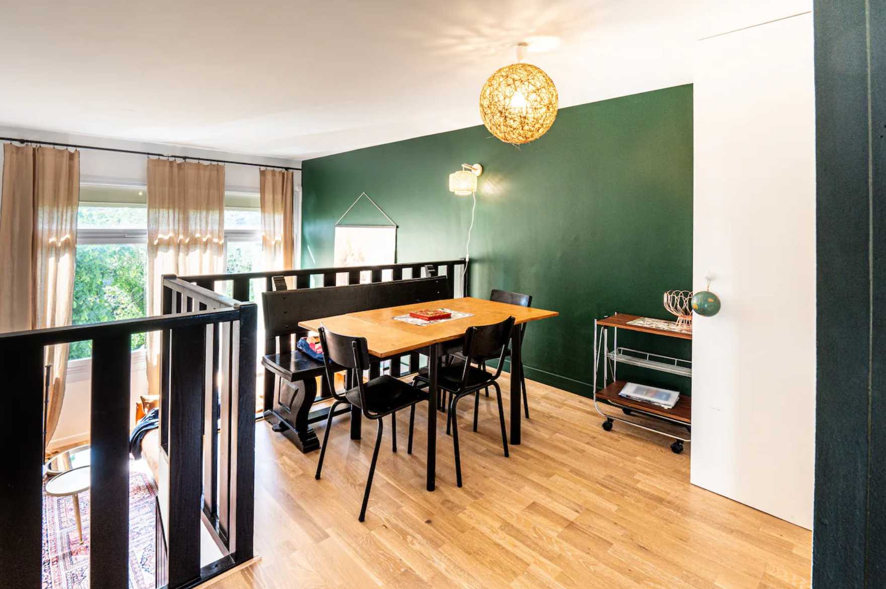 Elegant 2 bedroom triplex with parking Honfleur - Tap to explore photos