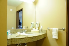 Hampton Inn & Suites by Hilton Red Bluff, Sutter
