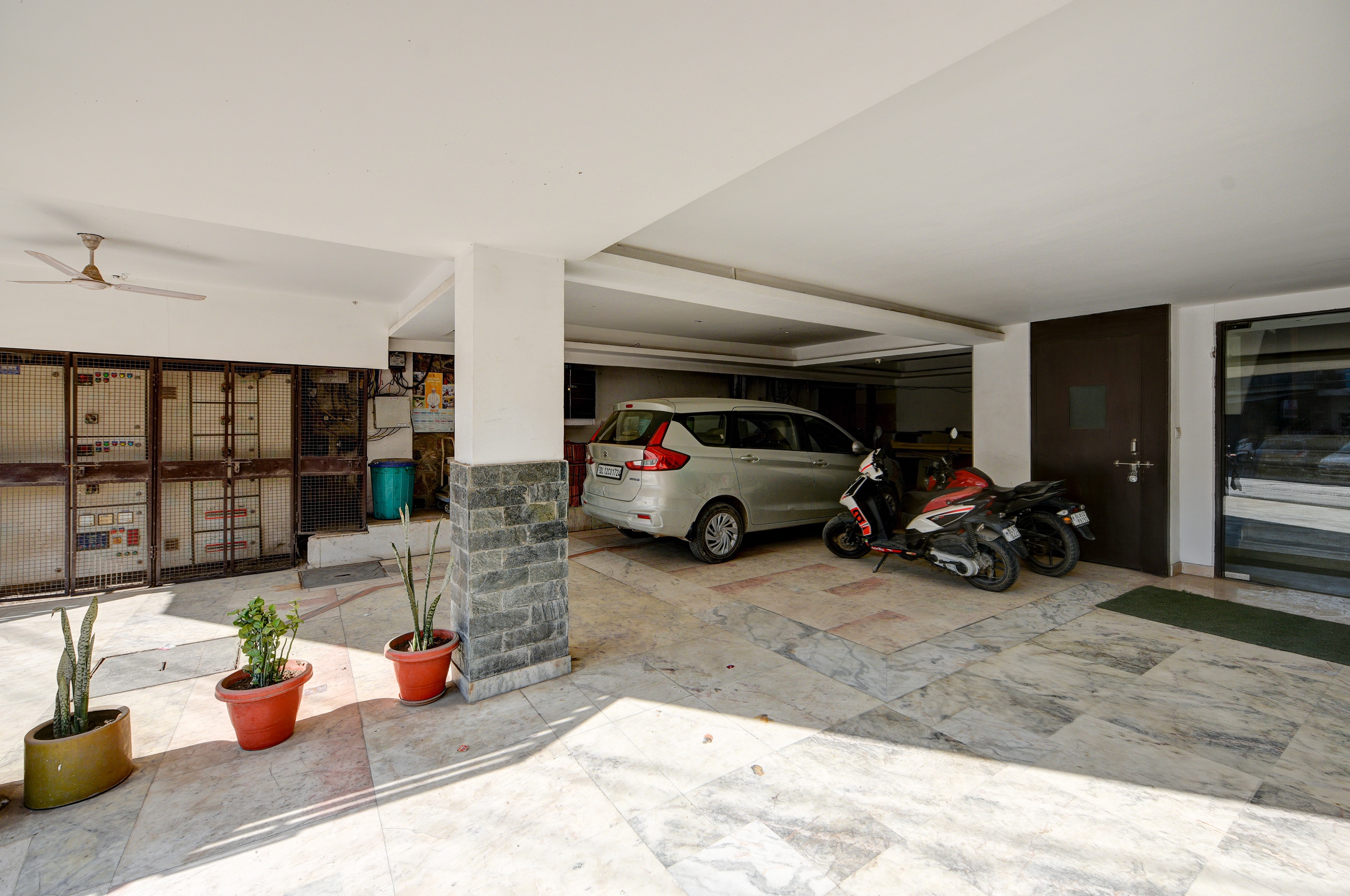 Hotel Bijwasan Near Yashobhomi - Tap to explore photos