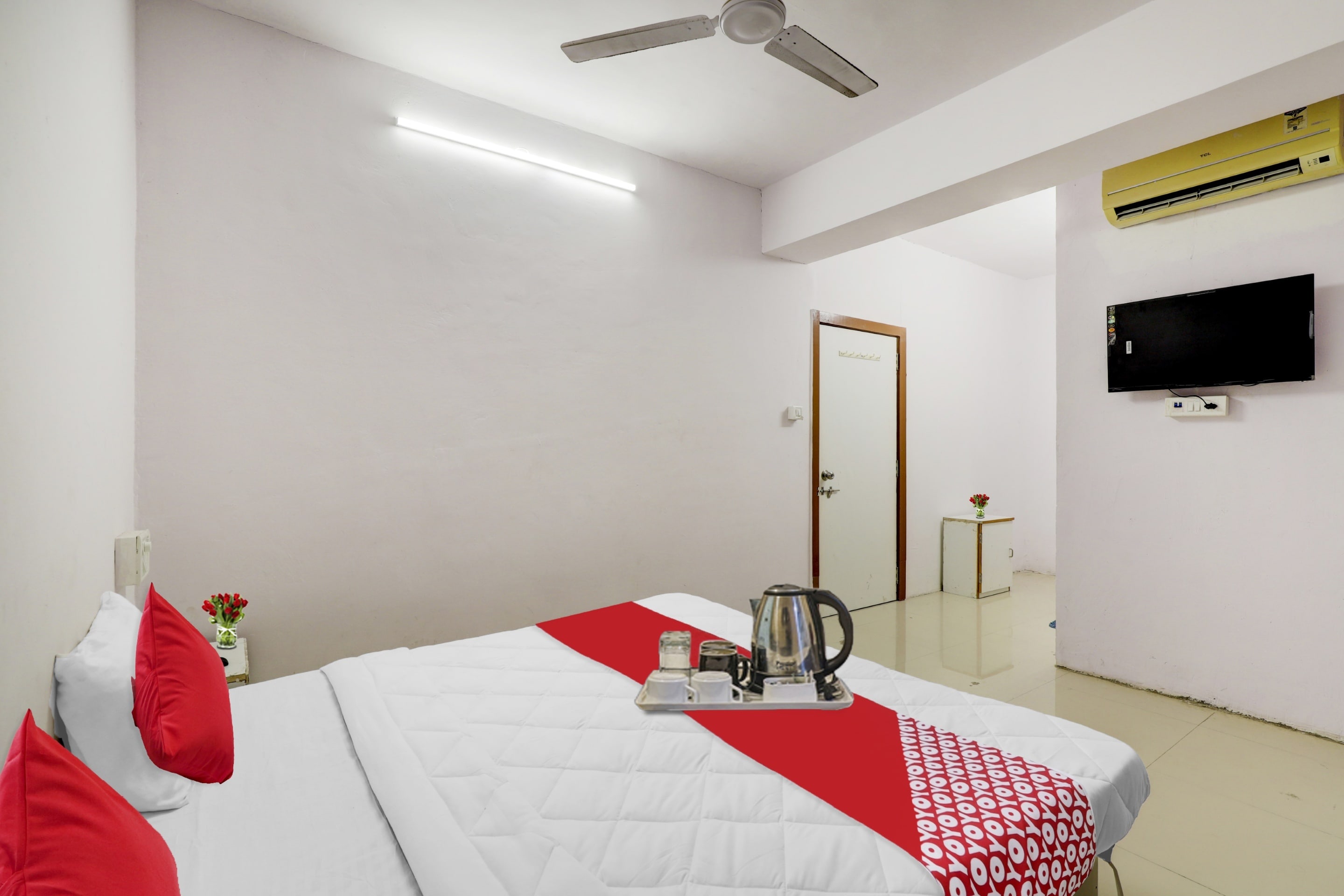 Hotel O Cozy Rooms - Tap to explore photos