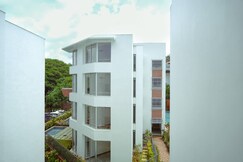 El Volar Luxury 2BHK Apartment with Balcony & Common Pool in Nerul (204), Goa