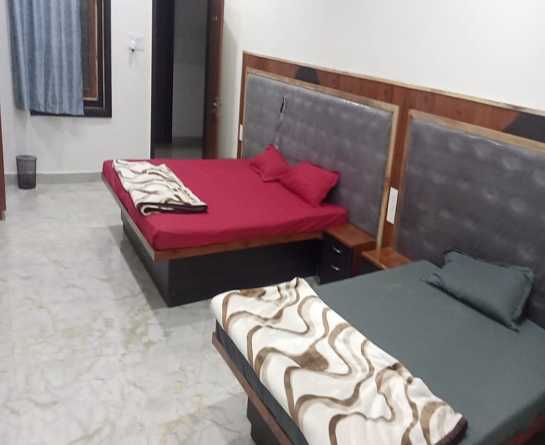 Vaibhav Hotel - Tap to explore photos