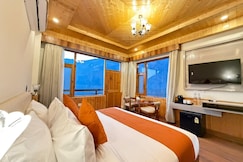 Snow Apple Resort by West Western ( centrally heated and air cooled), Manali