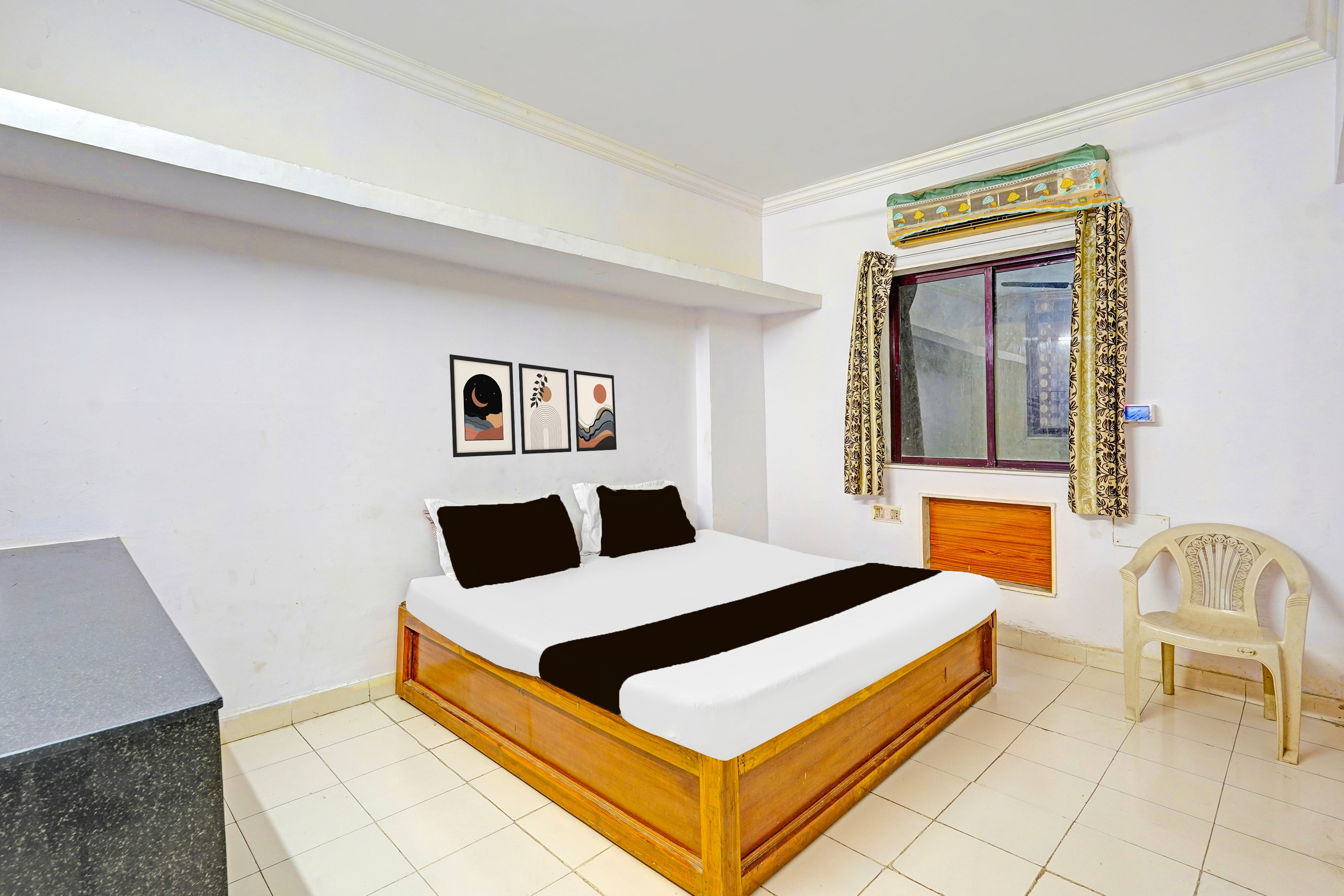 Hotel O Sri Vasavi Nivas - Tap to explore photos