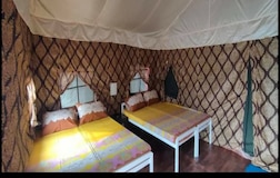 Friends Room (Camp)