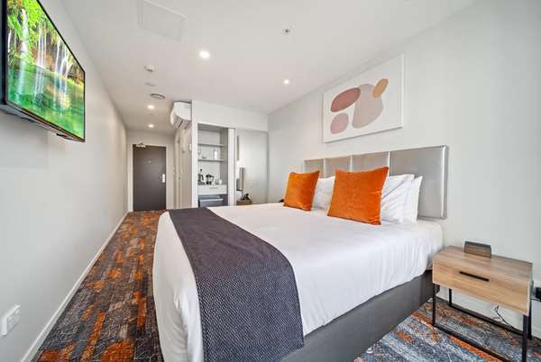 Ramada by Wyndham Newmarket Auckland - Tap to explore photos