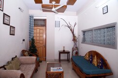 Private Room With International Airport View, Delhi