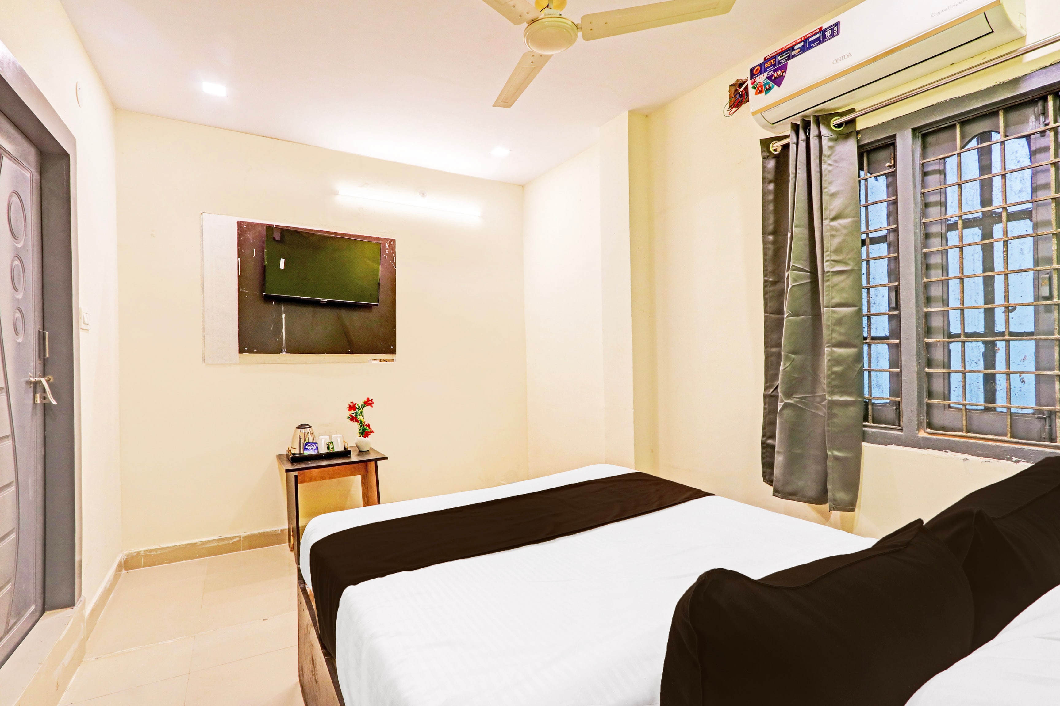 Hotel O Ragas Stay - Tap to explore photos